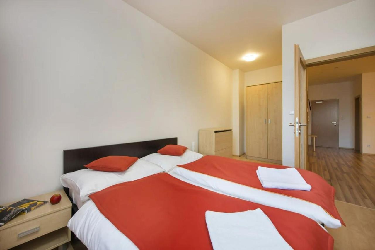 Hotel Spolcentrum Svit Bagian luar foto
