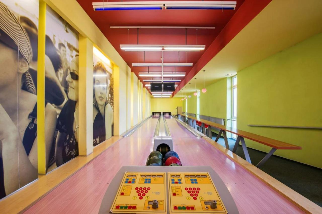 Hotel Spolcentrum Svit Bagian luar foto