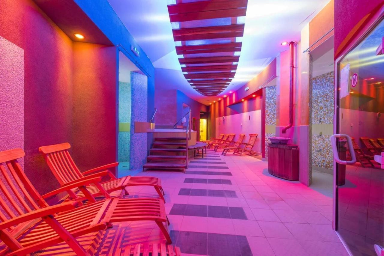 Hotel Spolcentrum Svit Bagian luar foto