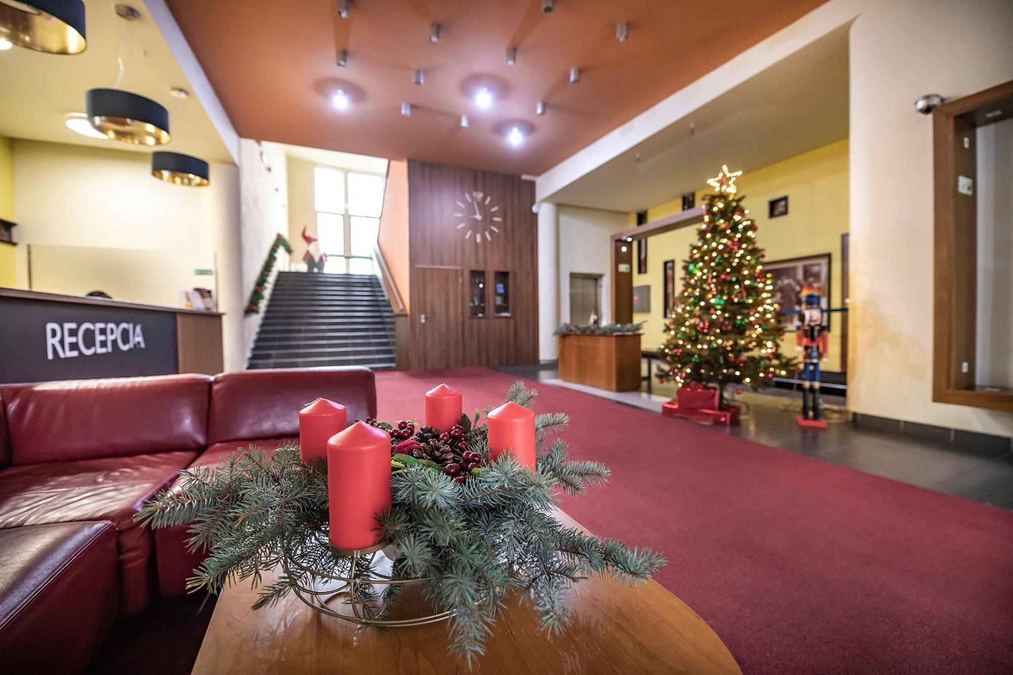 Hotel Spolcentrum Svit Bagian luar foto