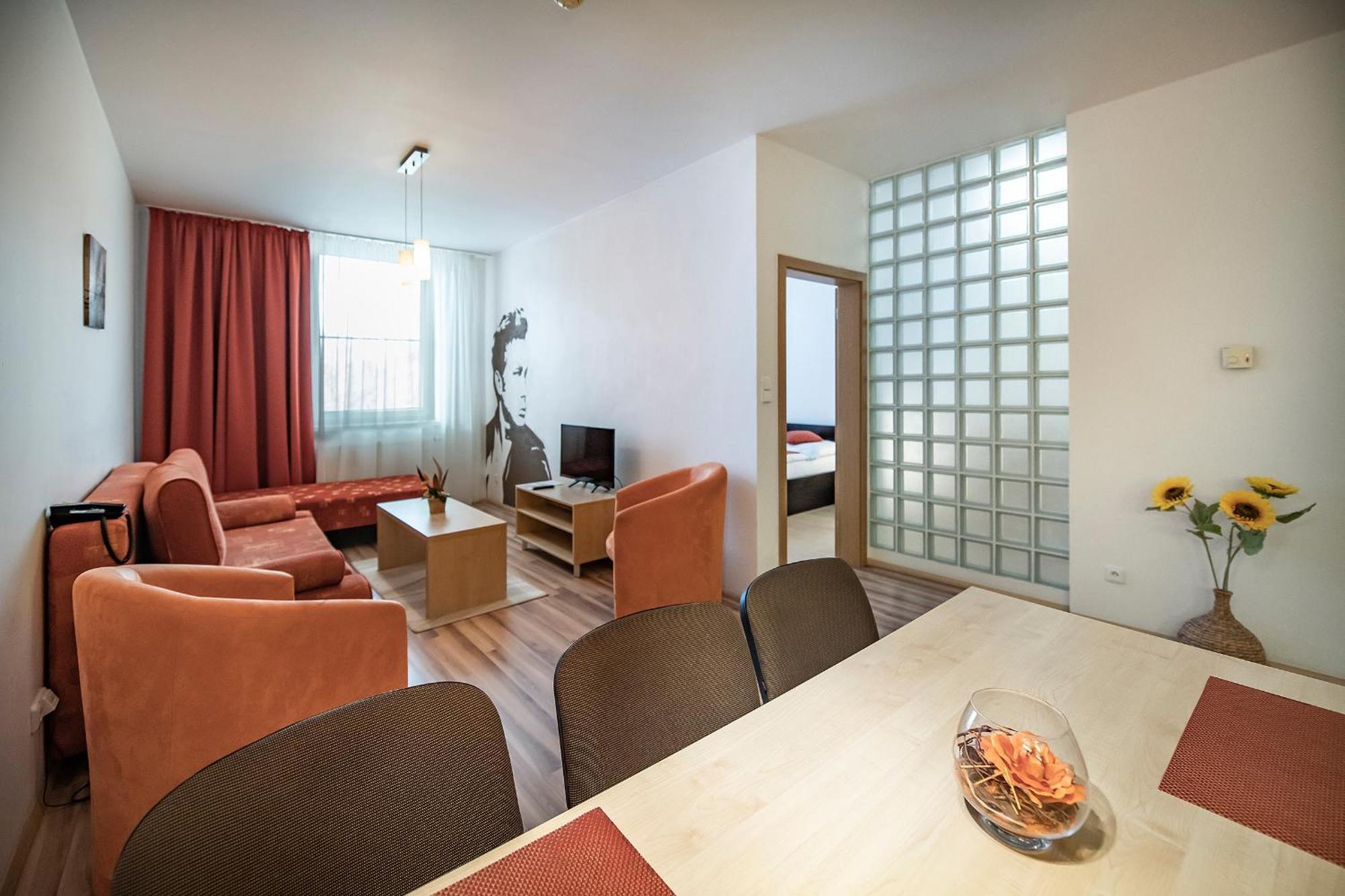 Hotel Spolcentrum Svit Bagian luar foto