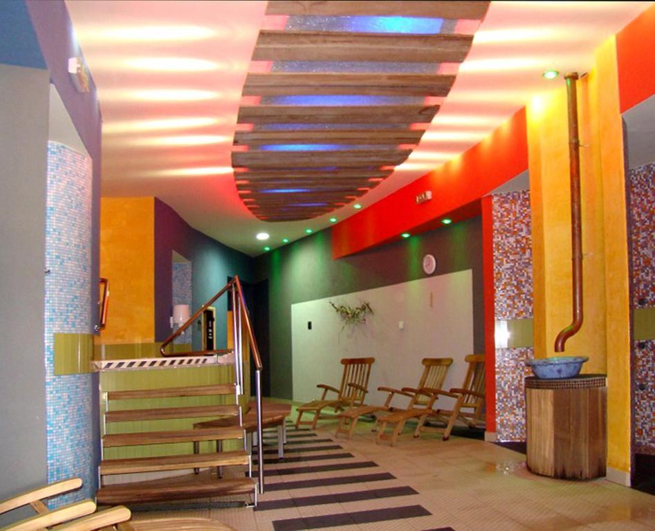 Hotel Spolcentrum Svit Bagian luar foto