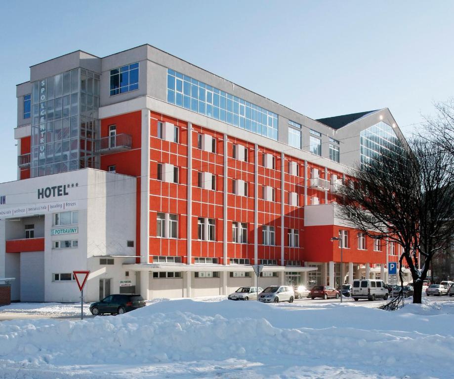 Hotel Spolcentrum Svit Bagian luar foto