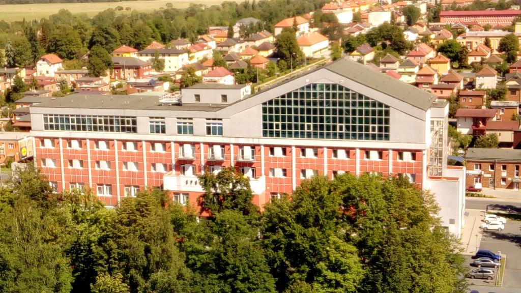 Hotel Spolcentrum Svit Bagian luar foto